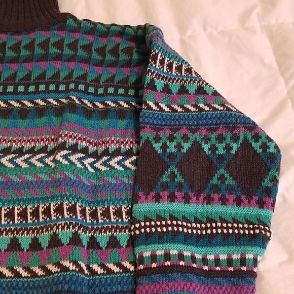 SWEATER!!!! LIKE NEW!!! GORGEOUS!!! PURCHASED IN UPSCALE BOUTIQUE IN ASPEN!!! - Picture 4 of 14